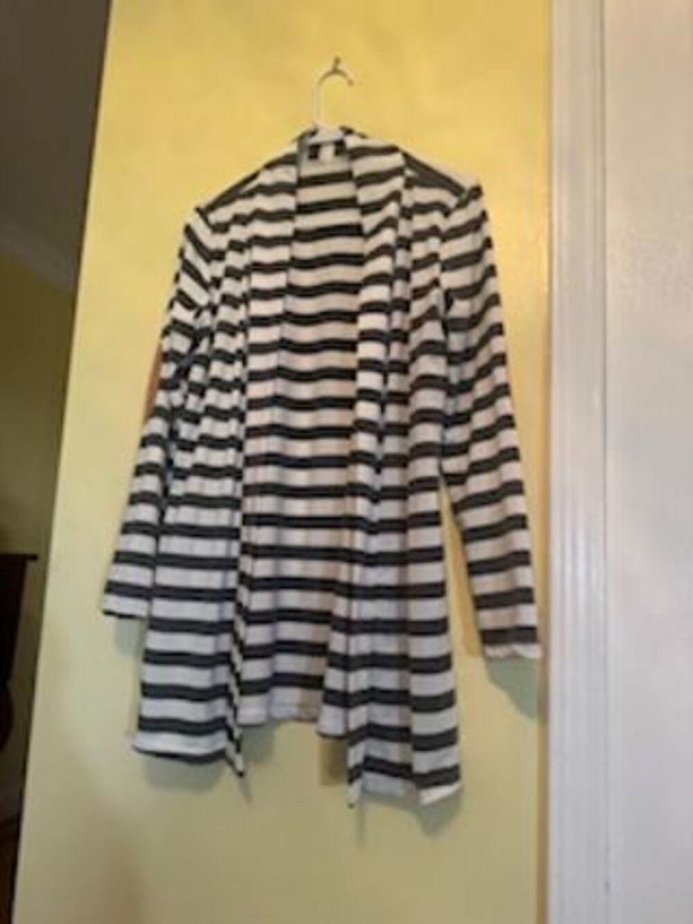 Ladies XL Reborn J brand Black and White striped Cardigan
